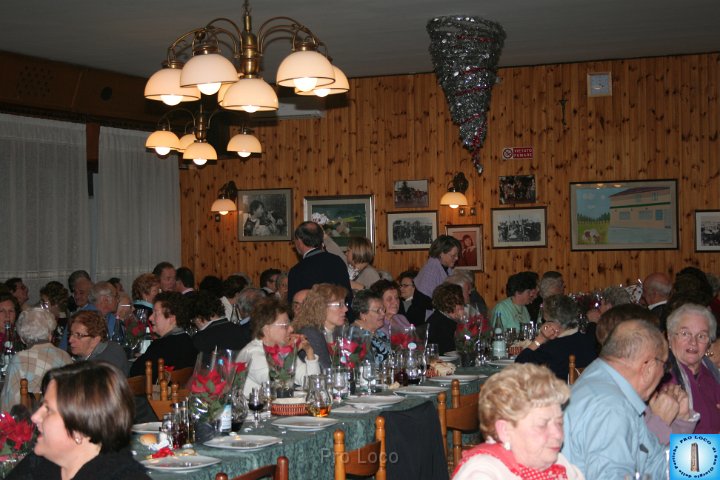 Pranzo Anziani 2011 (53).JPG